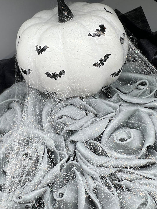 Spooky Dark Romance Halloween Bouquet with Pumpkin, Skull & Spider and some glitter details