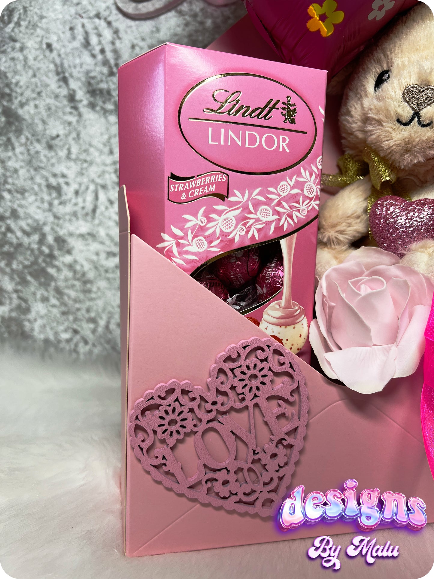 Mother's Day Envelope Artificial Flower Gift Box Arrangement in Pastel Pink with Lindor, Teddy Bear and Foil Mother's Day Balloon (10"), Special Occasion Gift for Mum πππ