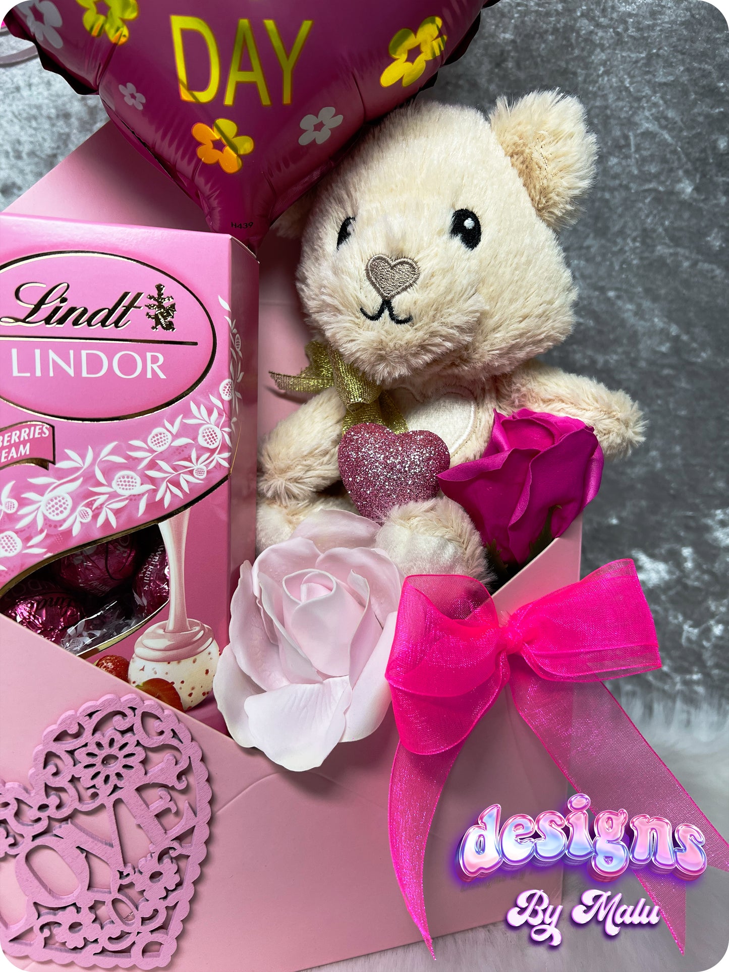 Mother's Day Envelope Artificial Flower Gift Box Arrangement in Pastel Pink with Lindor, Teddy Bear and Foil Mother's Day Balloon (10"), Special Occasion Gift for Mum πππ