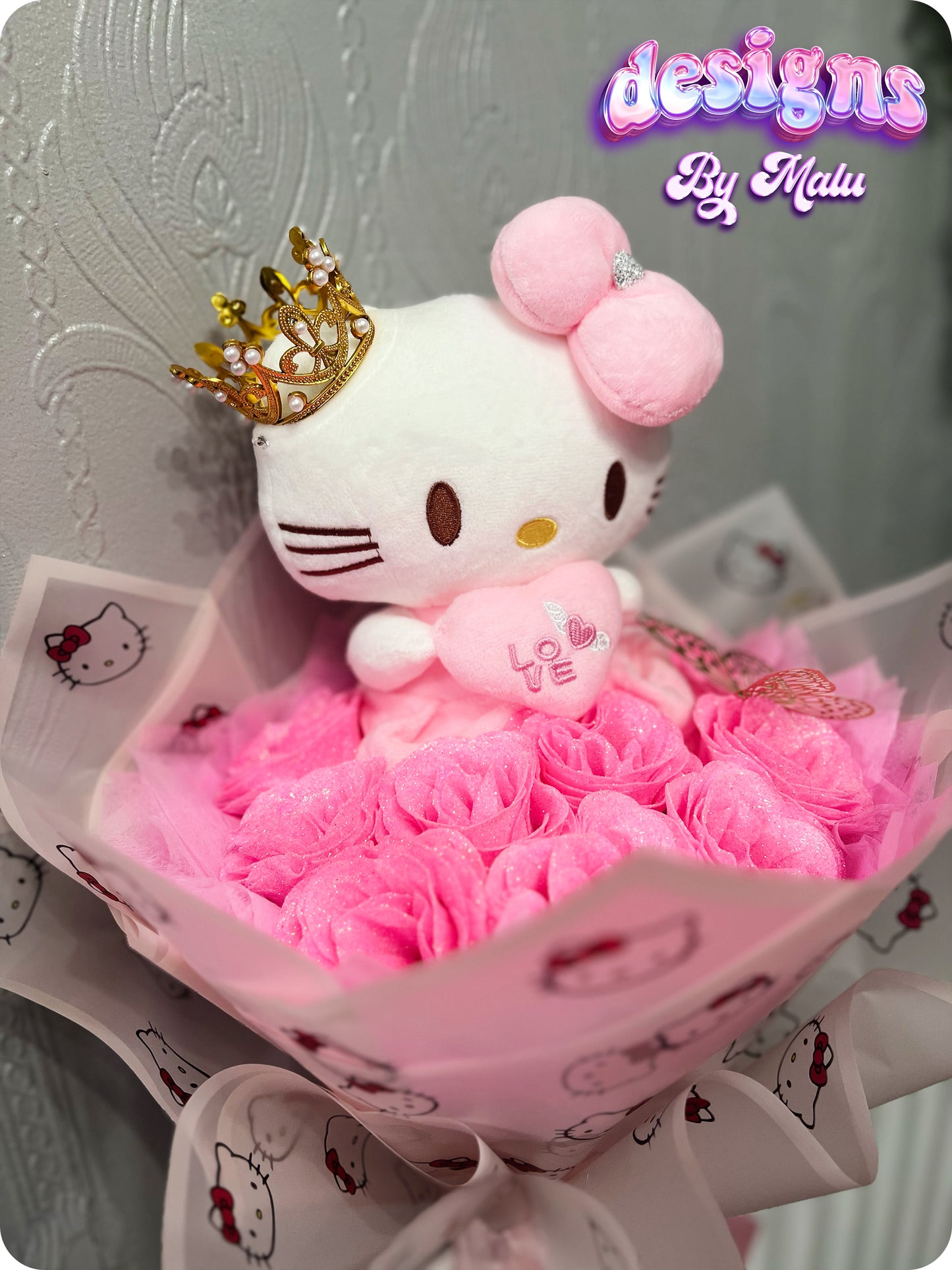 Mother's Day Hello Kitty Pink Glitter (ARTIFICIAL) Rose Bouquet with Gold Crown and Hello Kitty Wrapping 👑💐