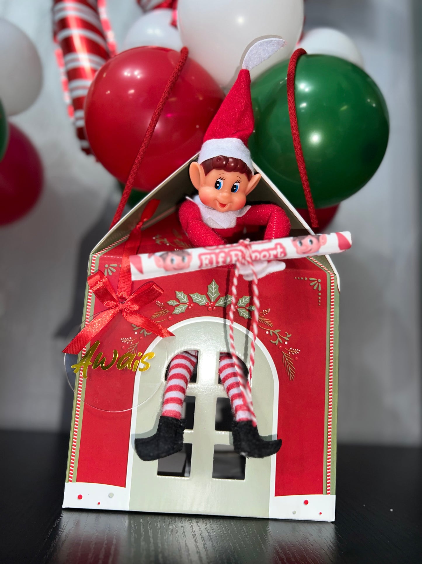 “I’m Back” Christmas Elf Balloon Gift Box | Personalised Holiday Return Display with inflated balloons