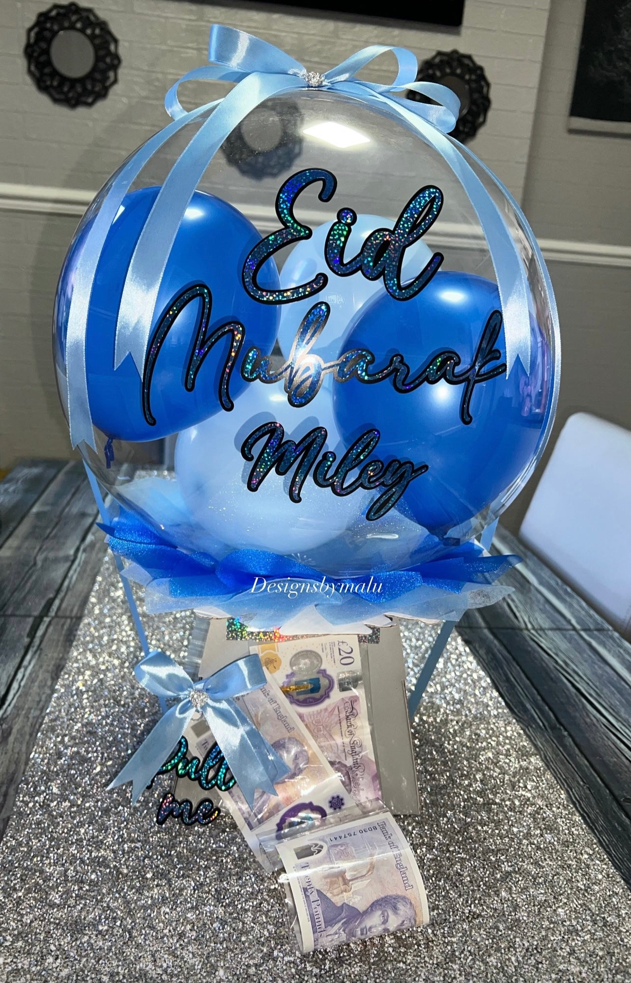 Personalised surprise Money Birthday bobo balloon bouquet(money not included!!)