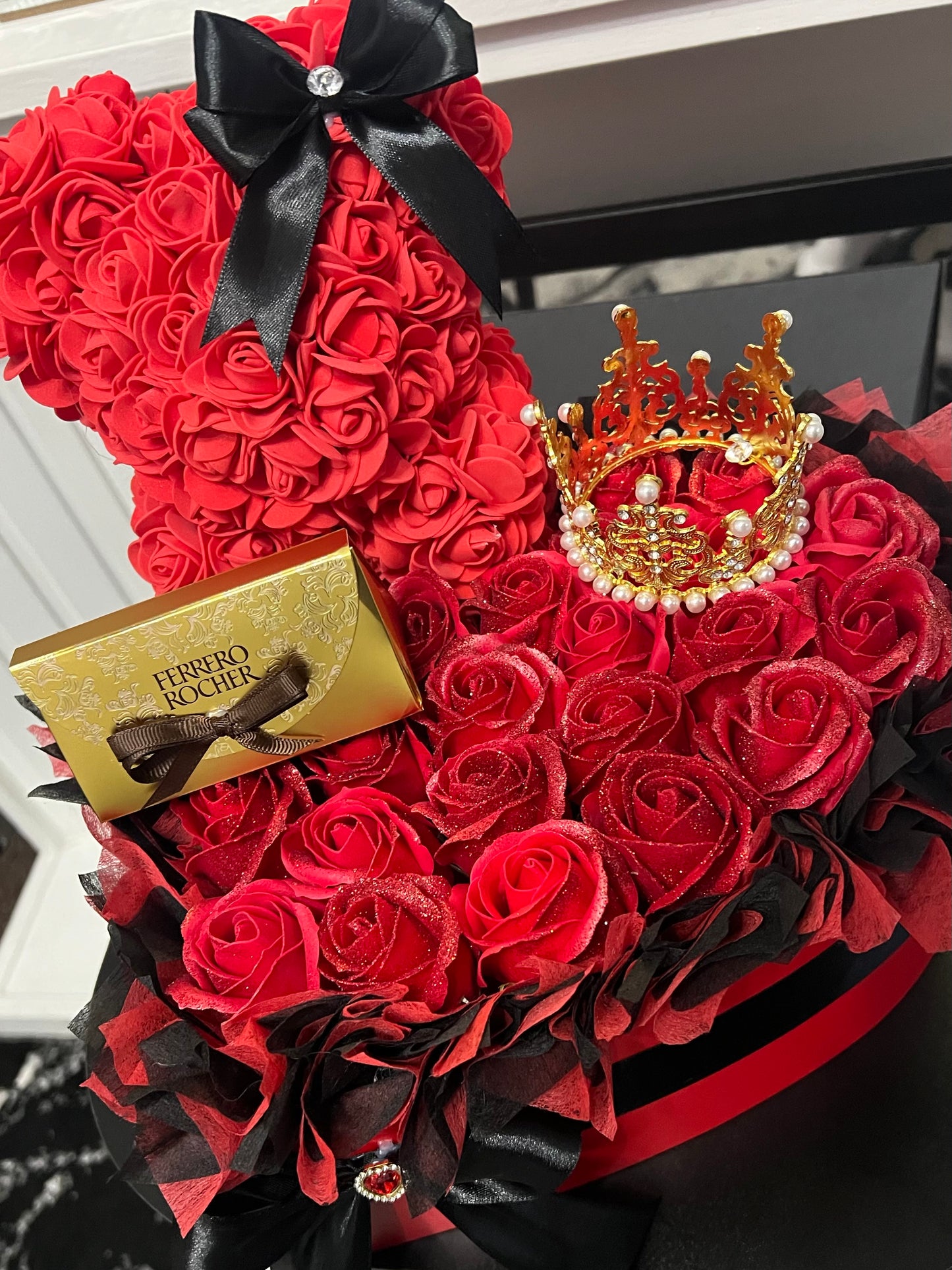 Valentine hear rose box with rose bear